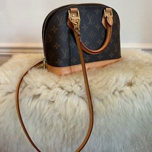 AMAZING Louis Vuitton Alma BB Monogram Canvas